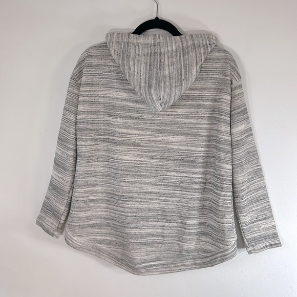 Wild Kiss NWOT Grey Heather Beach Graphics Hi Low Hemline Women’s Size L Hoodie - Picture 9 of 14